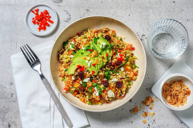 Bulgurbowl met avocado en witte kaas