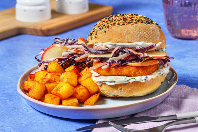 Burger végé façon poulet sur pain à la carotte & avocat