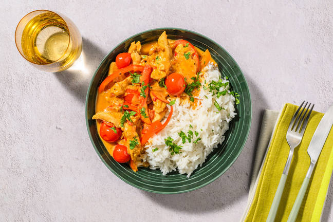 Curry de poulet relevé & sauce au lait de coco parfumée