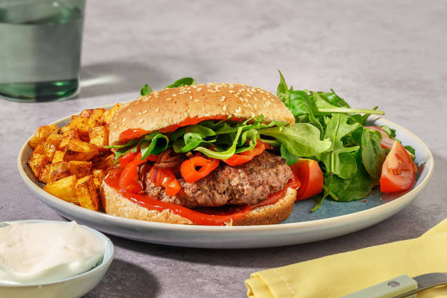 Burger avec ketchup fumé et poivron pointu