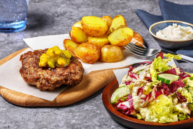 Hamburger with Piccalilli