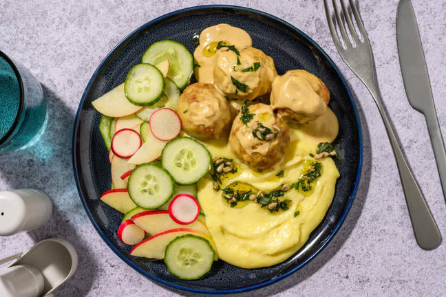  Svinekødboller i flødesauce