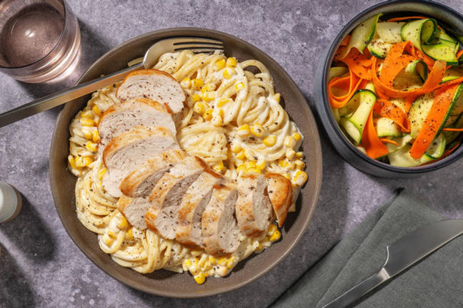 Ugnsstekt kyckling med krämig majsspagetti