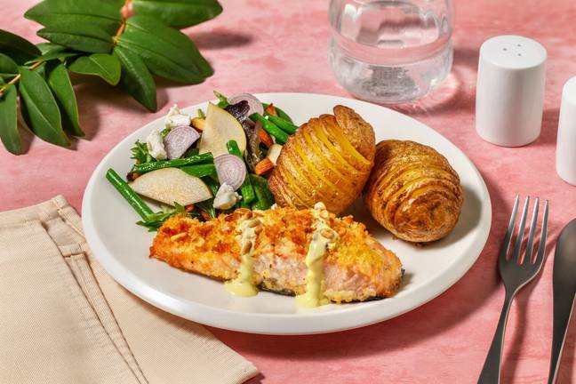 Pinjenötstoppad lax och hasselbackspotatis