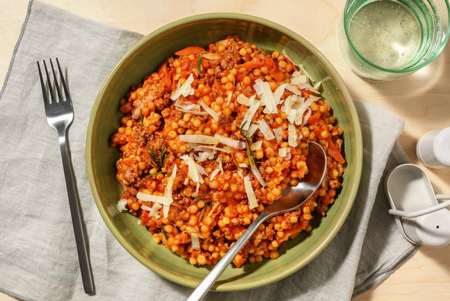 Couscous perlato al ragù di carne e pecorino Dop