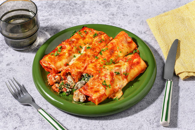 Cremet svampe- og spinatfyldte cannelloni 
