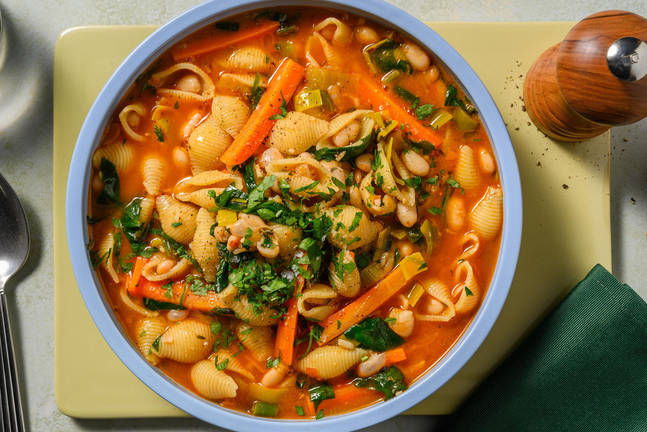 Pasta e Fagioli: Italienische Suppe mit Conchiglie