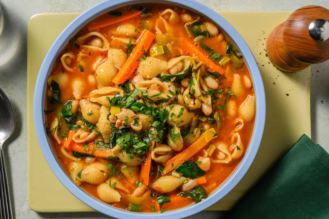 Pasta e Fagioli: Italienische Suppe mit Conchiglie