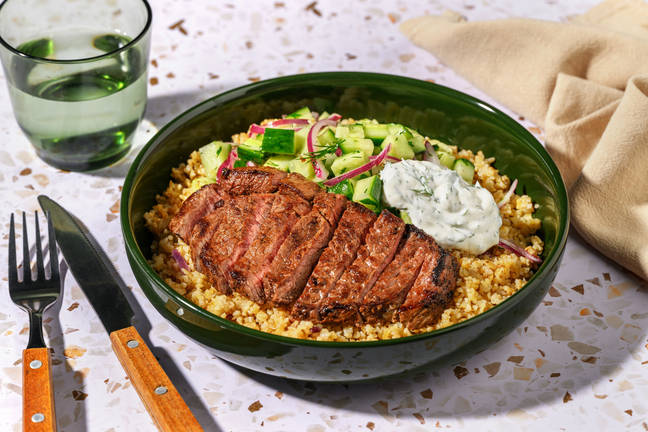 Griechisches Souflaki Rindersteak auf Bulgur