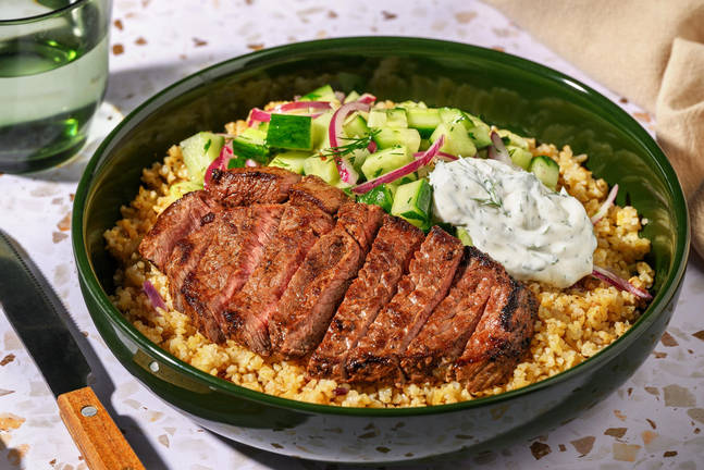 Griechisches Souflaki Rindersteak auf Bulgur