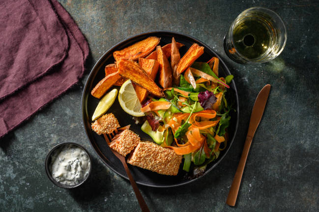 Sesampanert laks og persillemajones