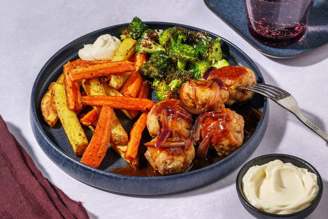 Blandfärsköttbullar i löksås