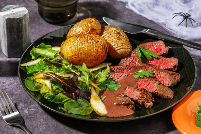 Pannestekt biff og kremet rødvinssaus