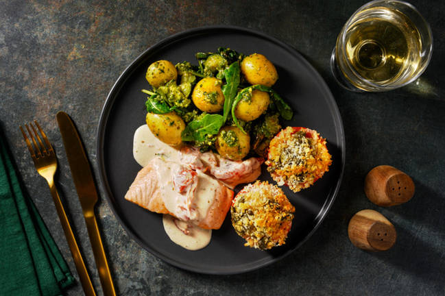 Medelhavslax och gratinerade tomater