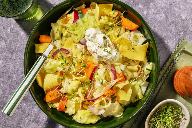 Krautfleckerl mit Spitzkohl & braunen Zwiebeln