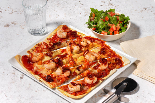 Flammekueche aux crevettes & salade de roquette