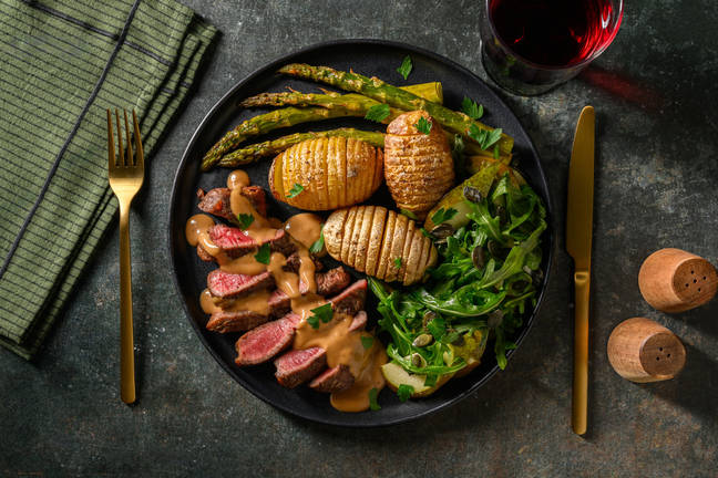 Fransk rumpsteak og cremet rødvinssauce