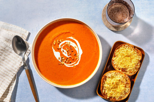 Cremet tomat- og grøntsagssuppe