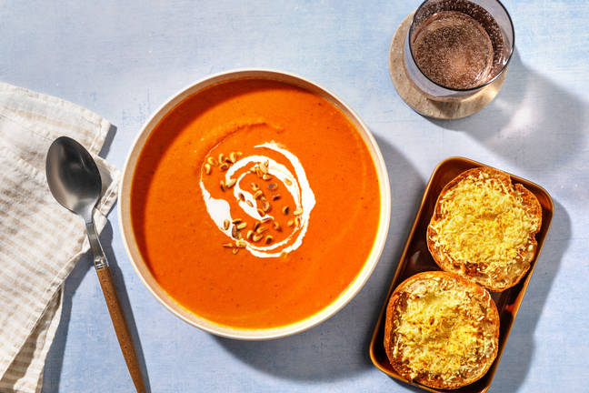 Cremet tomat- og grøntsagssuppe