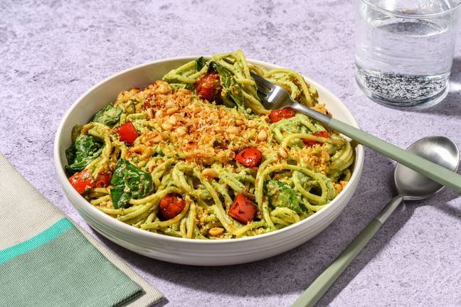 Spaghetti mit Avocado-Basilikum-Pesto