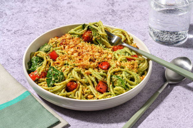 Spaghetti mit Avocado-Basilikum-Pesto