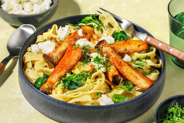 Fettuccine mit Honig-Ziegenkäse-Crumble