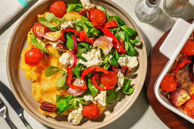Fromage à la grecque rôti, tomates cerises et noix de pécan