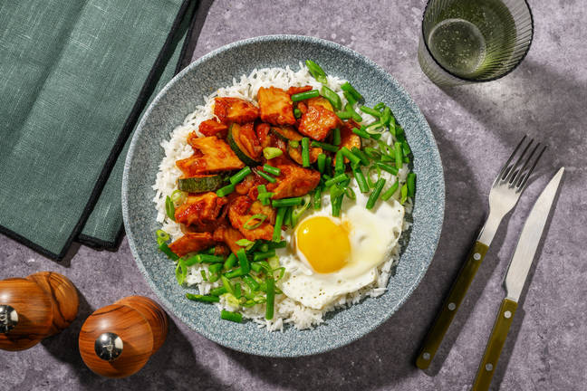 Thai-Bowl mit veganen Sweet-Chili-Filetstücken