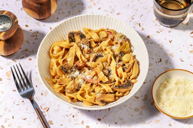 Quick Bacon & Herby Mushroom Fettuccine