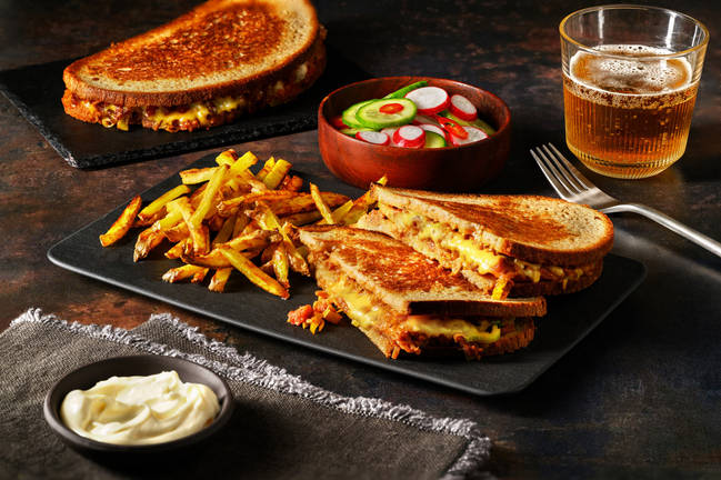 Cheesy Pulled Pork & Bacon Toastie