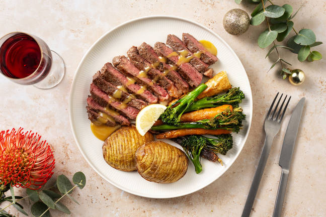 Very Merry Beef Steak & Hasselback Potatoes 