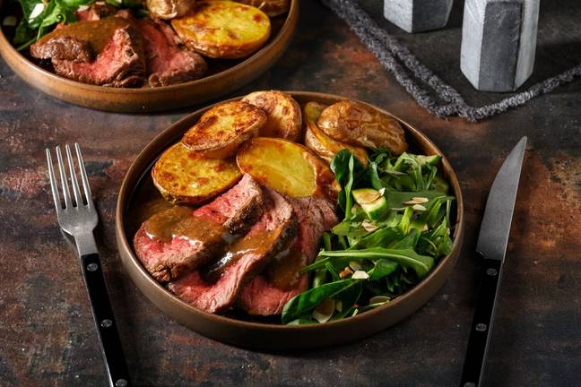 Herbed Beef Eye Fillet & Homestyle Gravy