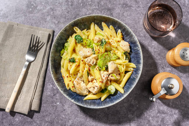One-Pot Herby Chicken & Veggie Pasta