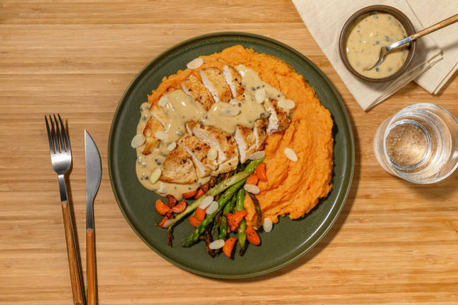 Golden Chicken & Creamy Pepper Sauce