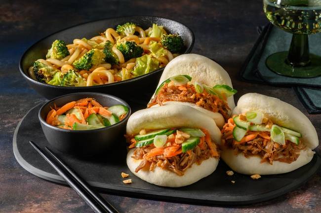 Hoisinglaserad pulled pork i bao-bröd