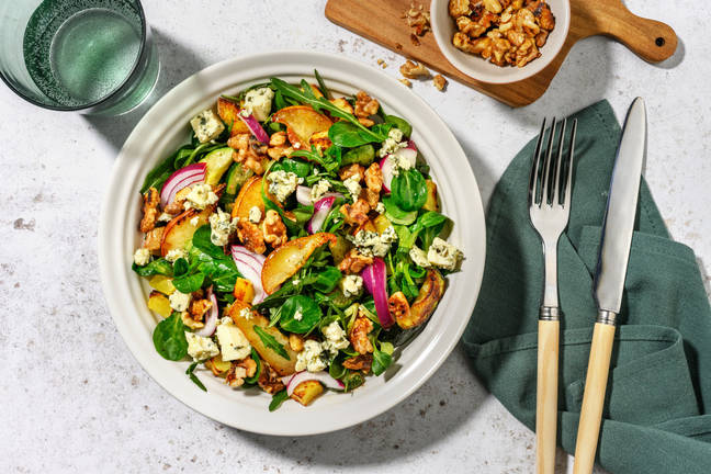 Salade met gekaramelliseerde peer en blauwe kaas