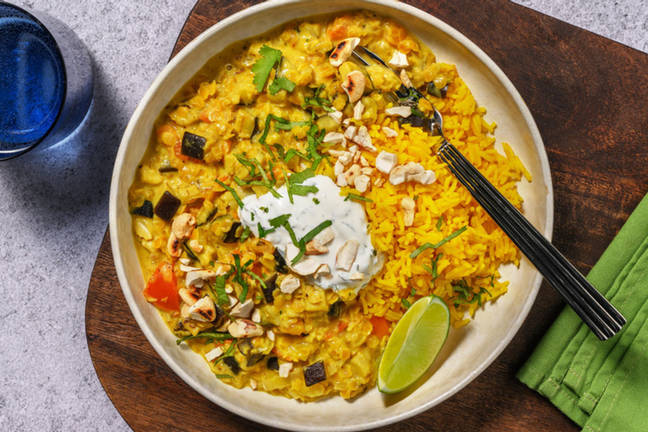 Dhal piquant d'aubergine et sauce au yaourt acidulée