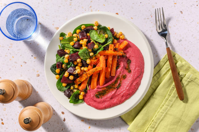 Ensalada de garbanzos asados con hummus de remolacha