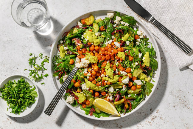 Ensalada de garbanzos crujientes y aguacate