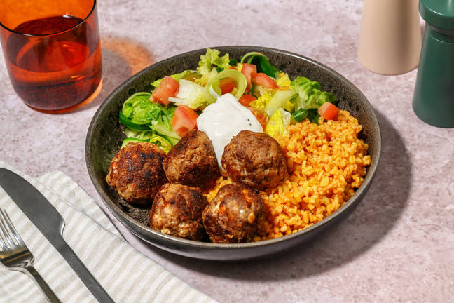 Kryddiga köttbullar på nötfärs och salladsost