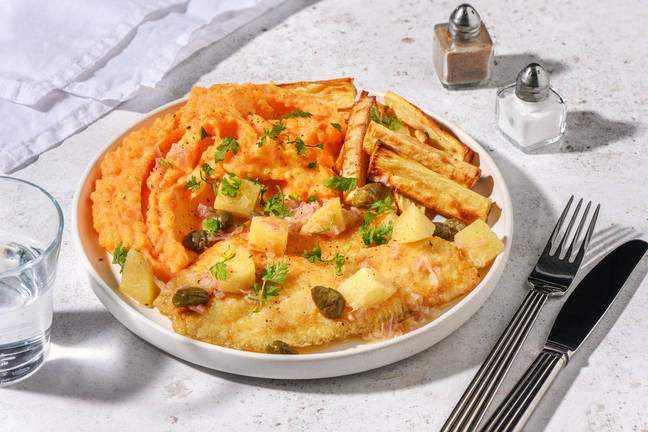 Pandestegt kuller og æble-kaperssmørsauce