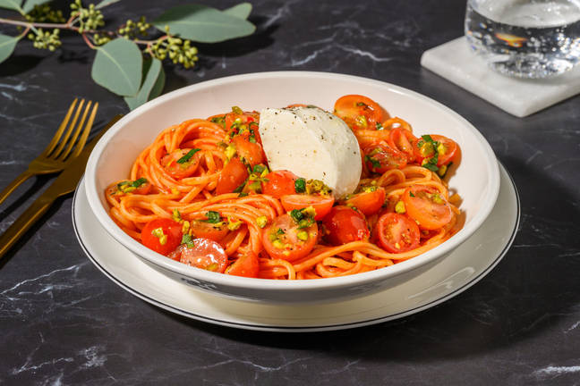 Pasta Bufala mit Pistazien und Kirschtomaten