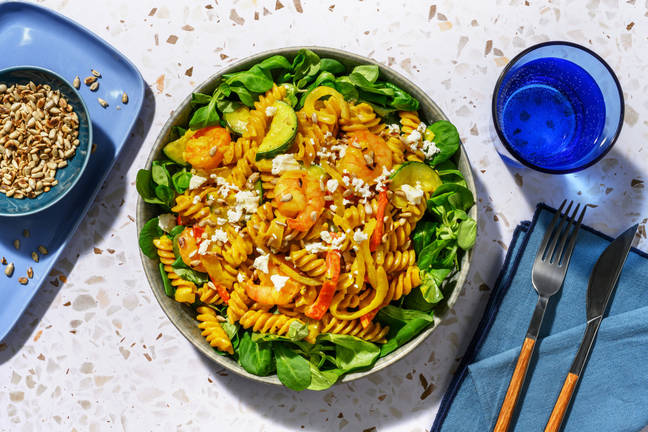 Fusilli aux crevettes en sauce crémeuse au curry