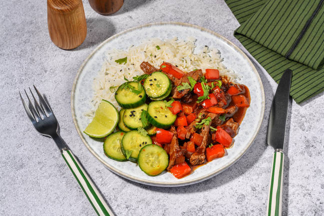 ‘Shaking beef’ op z'n Vietnamees met umami-komkommersalade