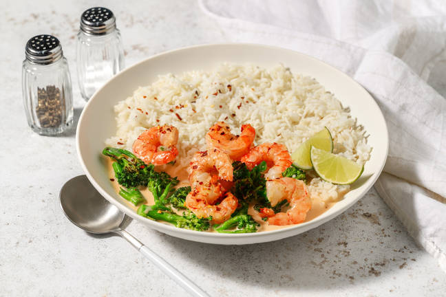 Gaeng Phed Goong: curry de langostinos