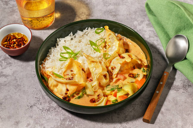 Ugnsbakade gyozas i thaicurrysås
