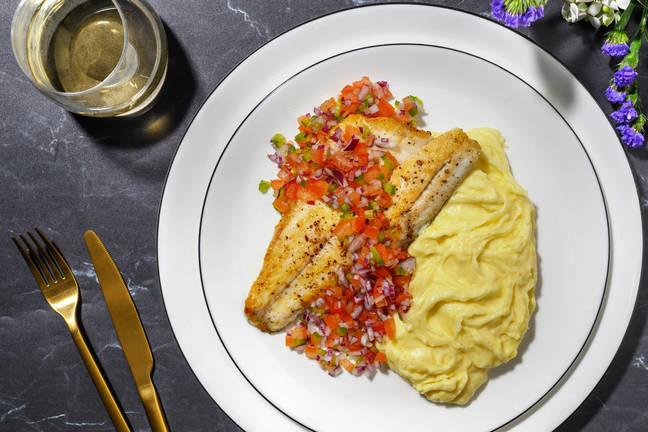 Lubina con salsa criolla casera