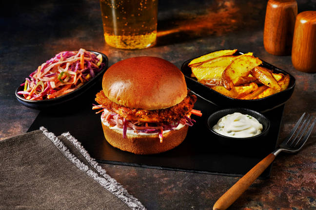 Crispy Chicken Burger mit spicy Slaw