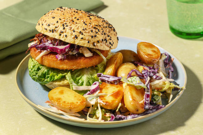 Thaise stijl veggie kipburger met kruidige gembersalade
