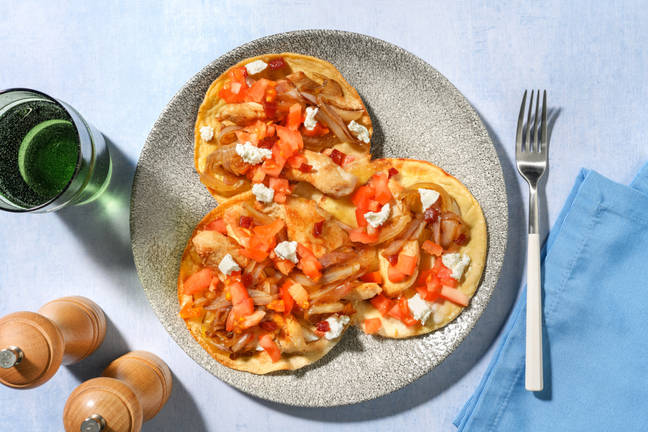 Tostadas crujientes de pollo y queso de cabra
